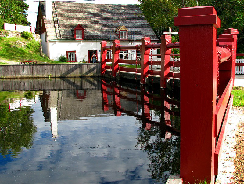 le barrage rouge