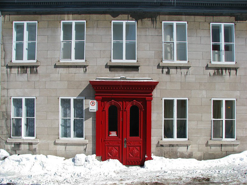 La porte rouge