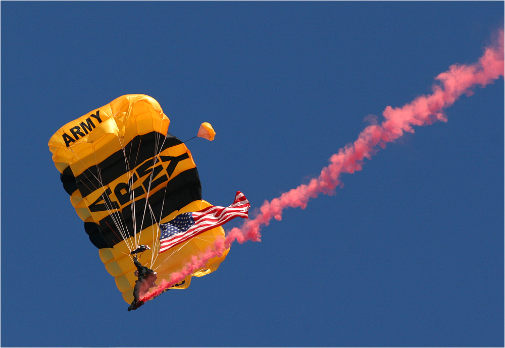 U.S. Army Parachute Team Golden Knights