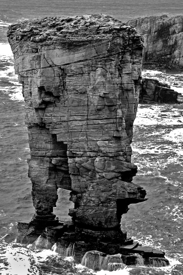 Yesnaby Castle B&W