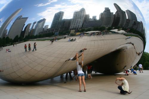 A girl by the Jelly Bean, Chicago