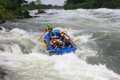 4045c Rafting White Nile.jpg