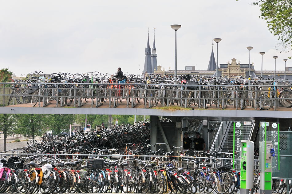 Bicycle Park: Capacity 2500+
