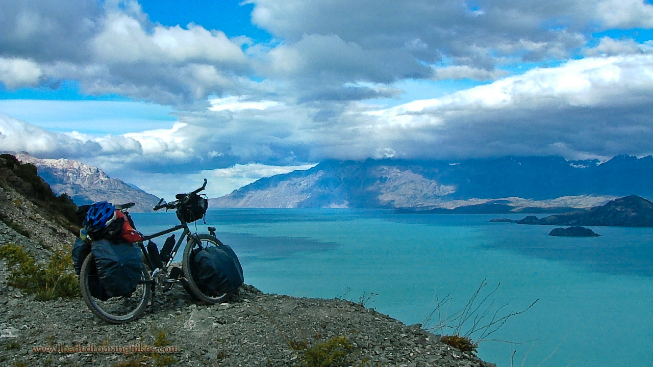 384    Lucas touring Chile - Trek 970 touring bike