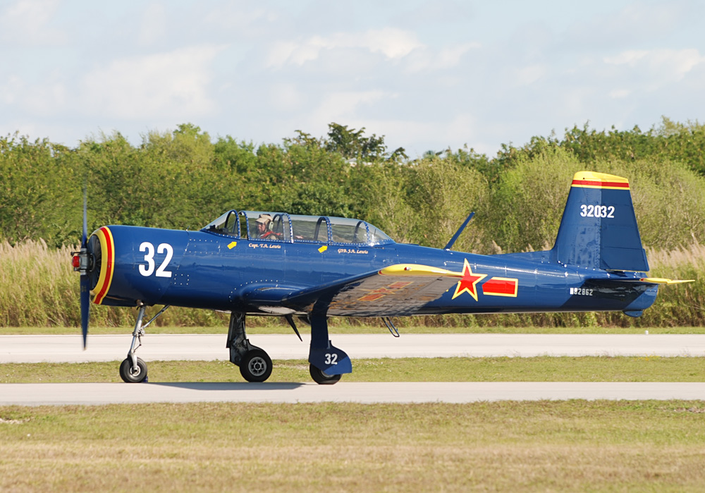 Nanchang CJ-6 ( N92862 )