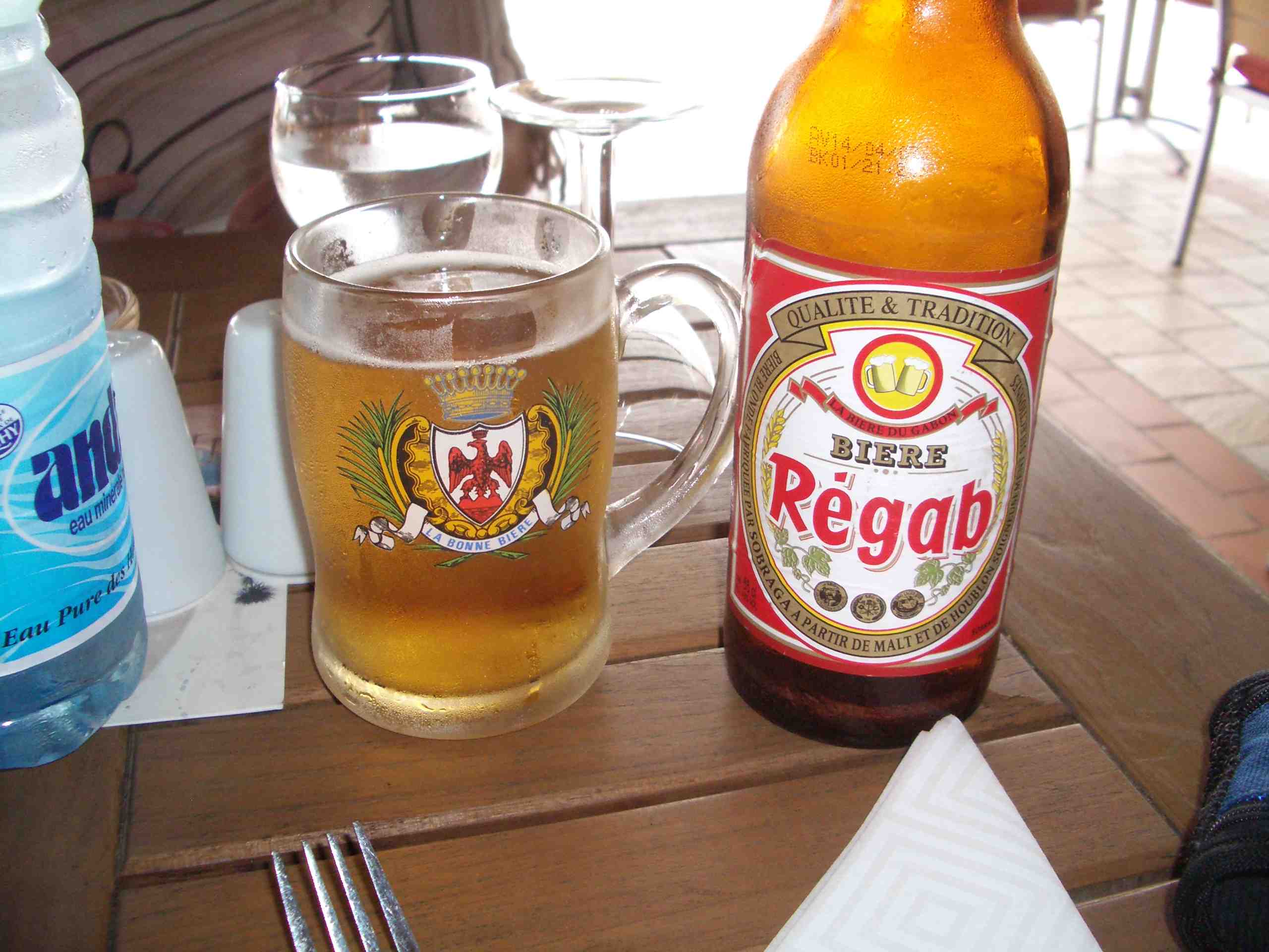 Rgab la bire du Gabon. The Gabonese beer...