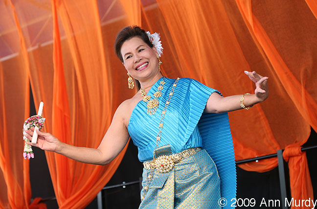 Thai dancer in light blue
