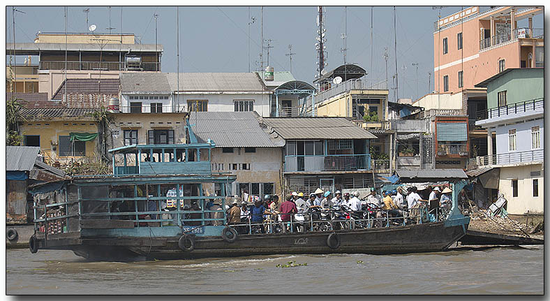 People Ferry - Floating Market