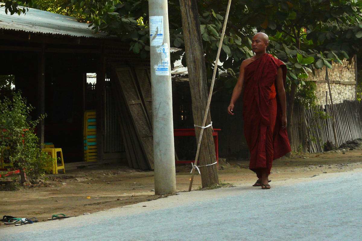 Monks district Mandalay.jpg