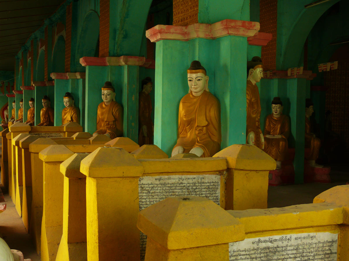 Inside temple U Bein 1.jpg