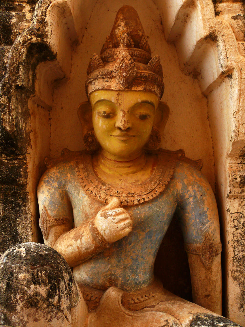 Statue in Sulamani Pahto.jpg