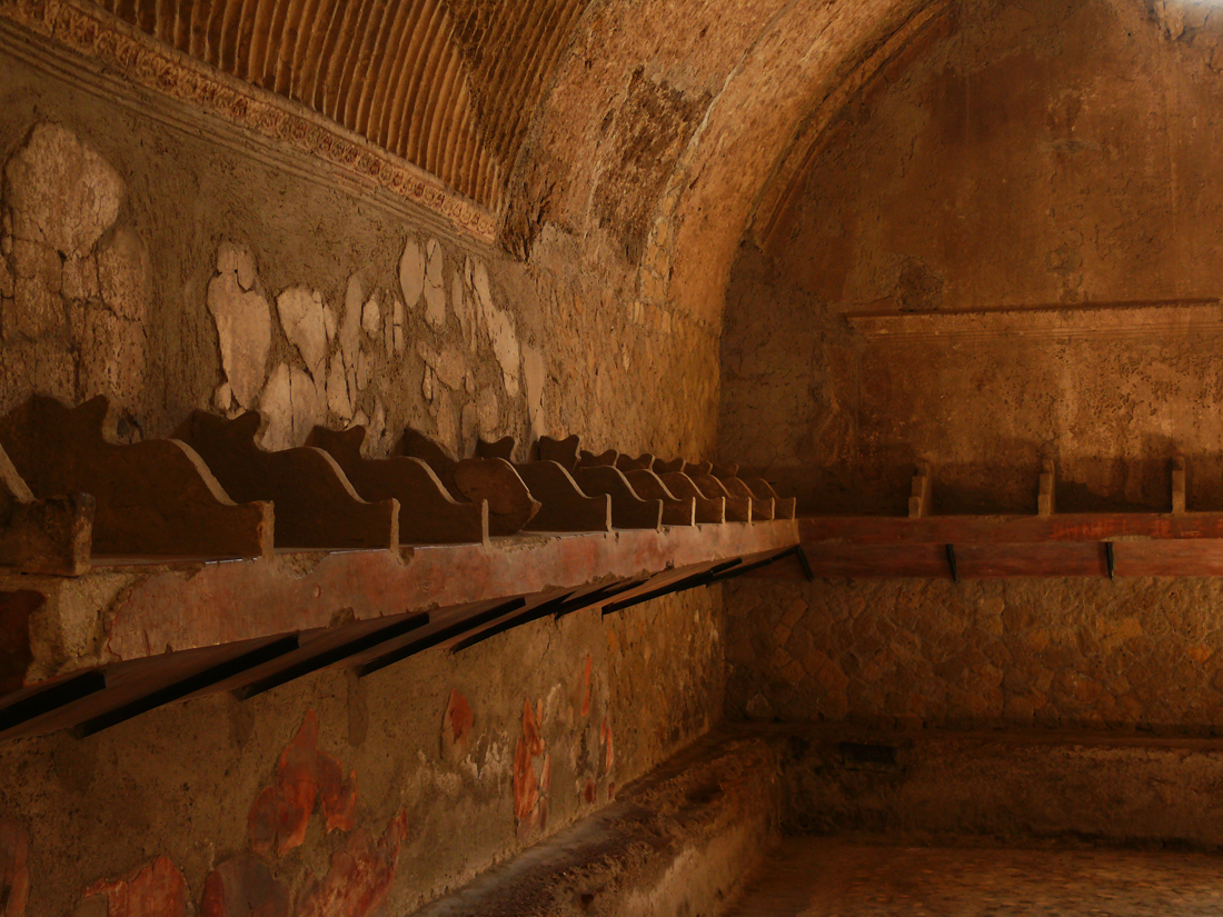 Bath house Herculaneum web.jpg