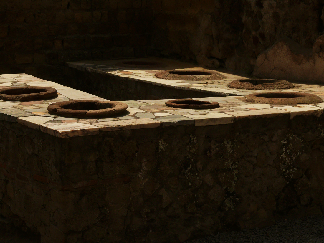 Serving food Herculaneum web.jpg