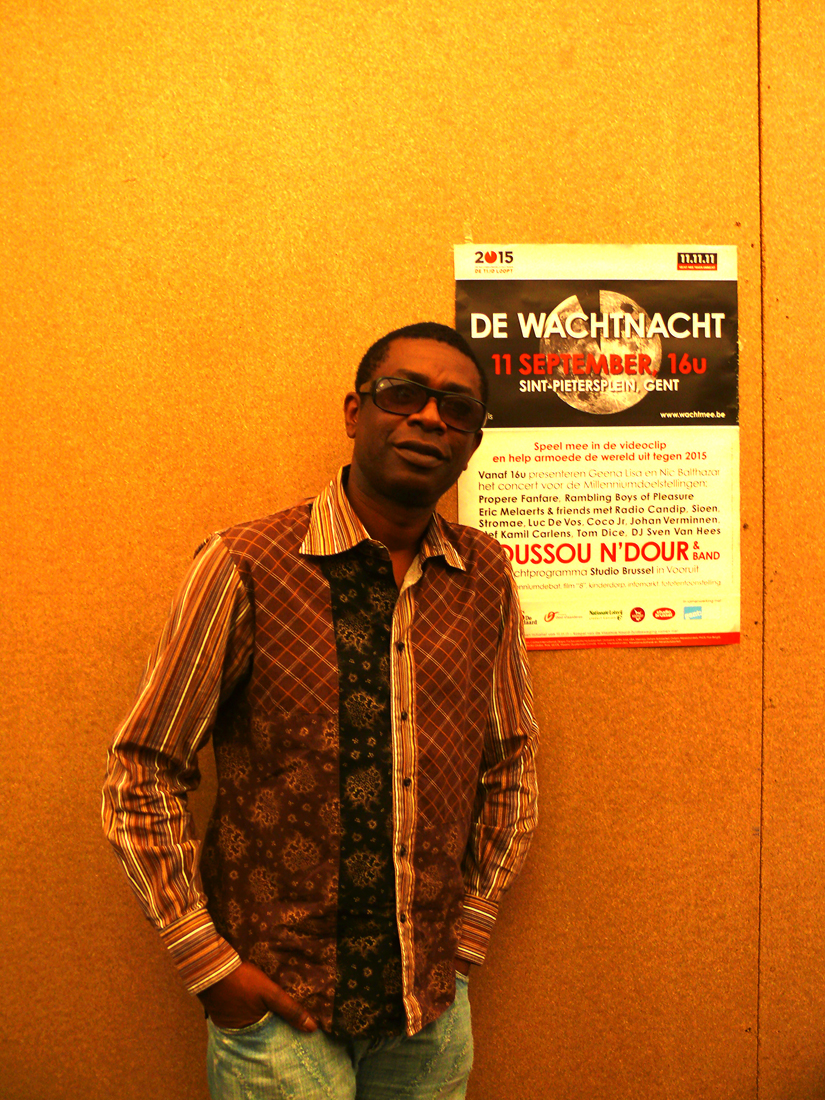 Youssou met affiche 003.jpg