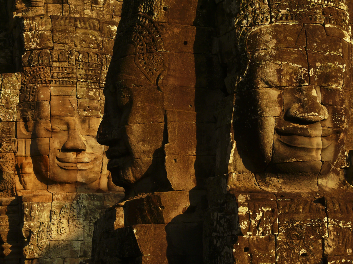 Three faces Bayon.jpg