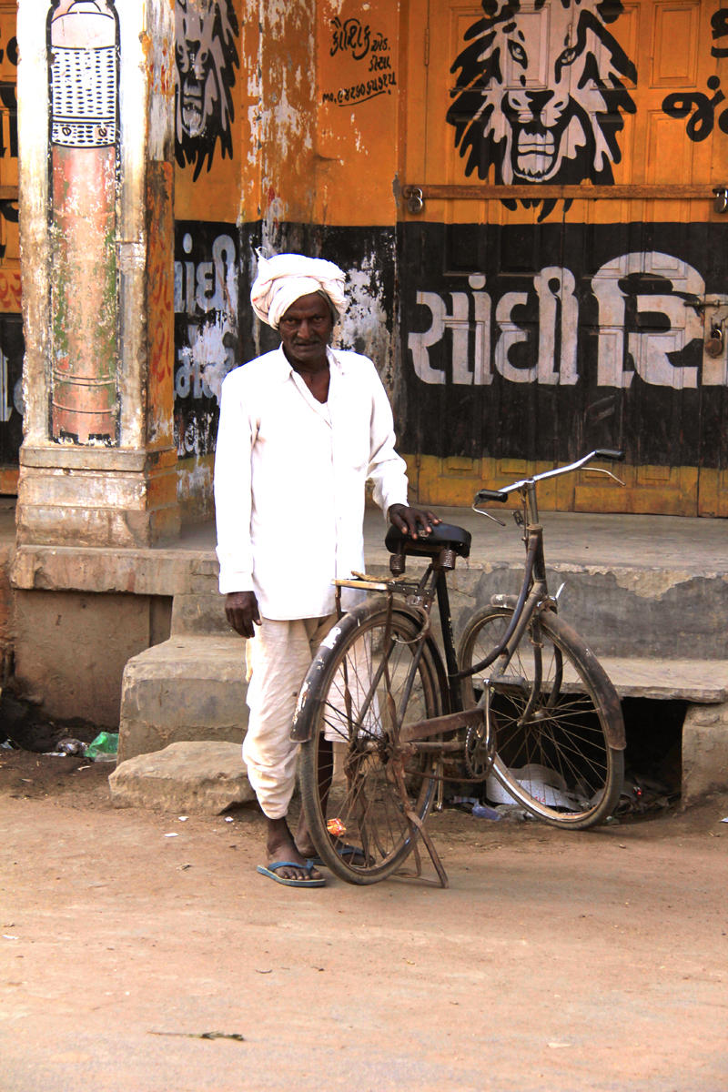 Patan man in white.jpg