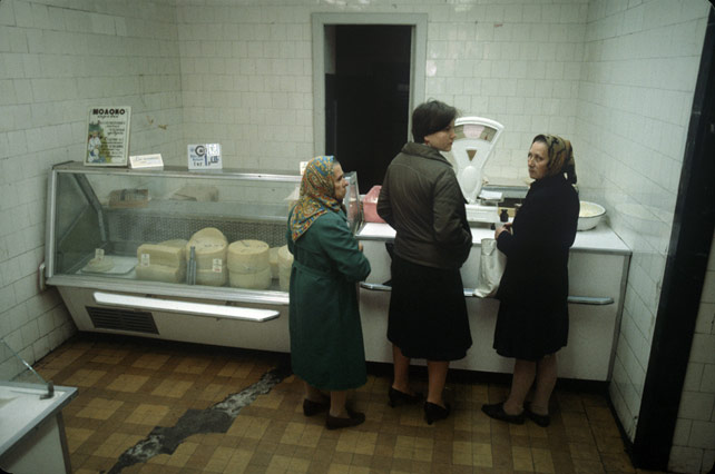 Soviet dairy store, Leningrad (c. 1983)