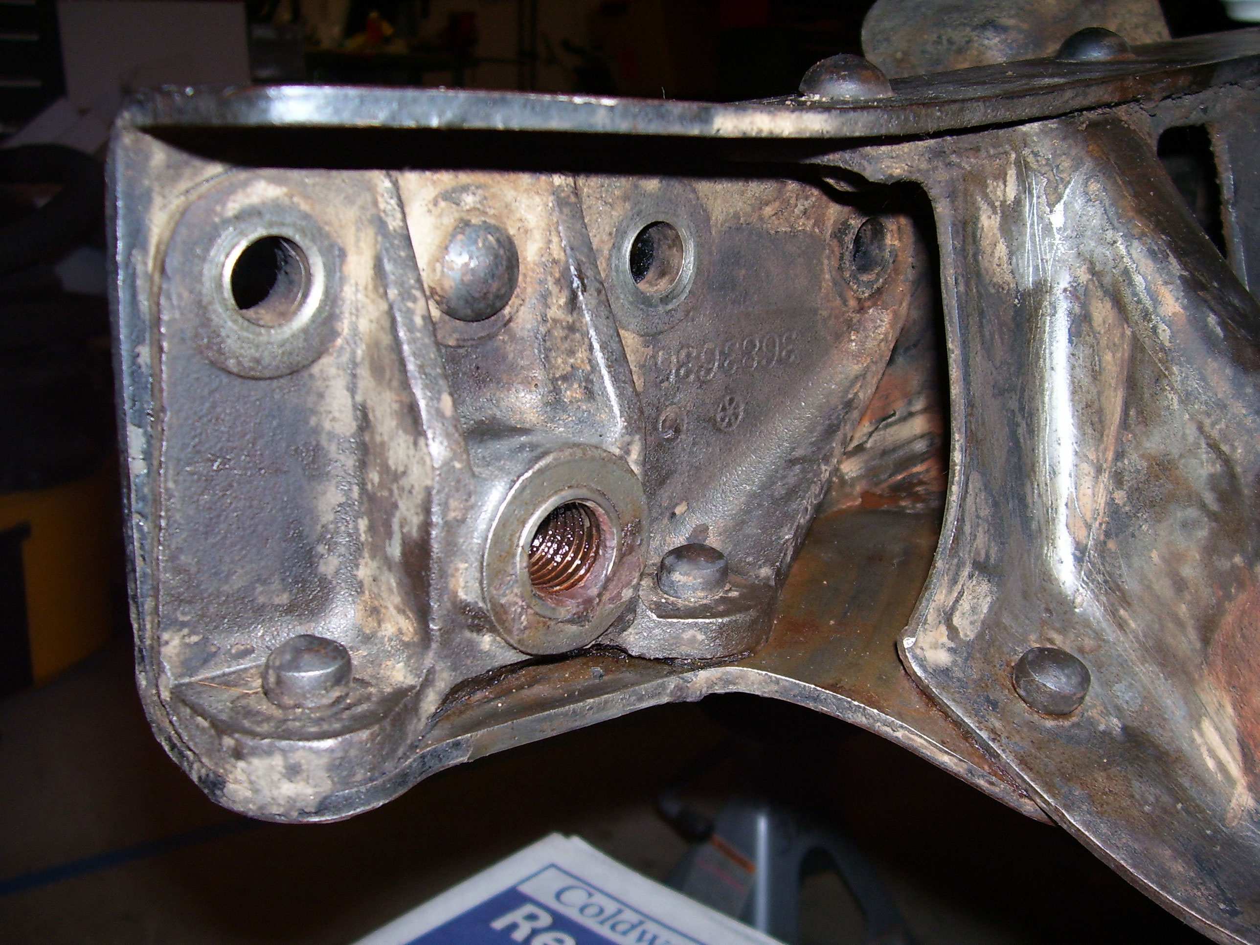 Right Front-Front Spring bracket 01w.jpg