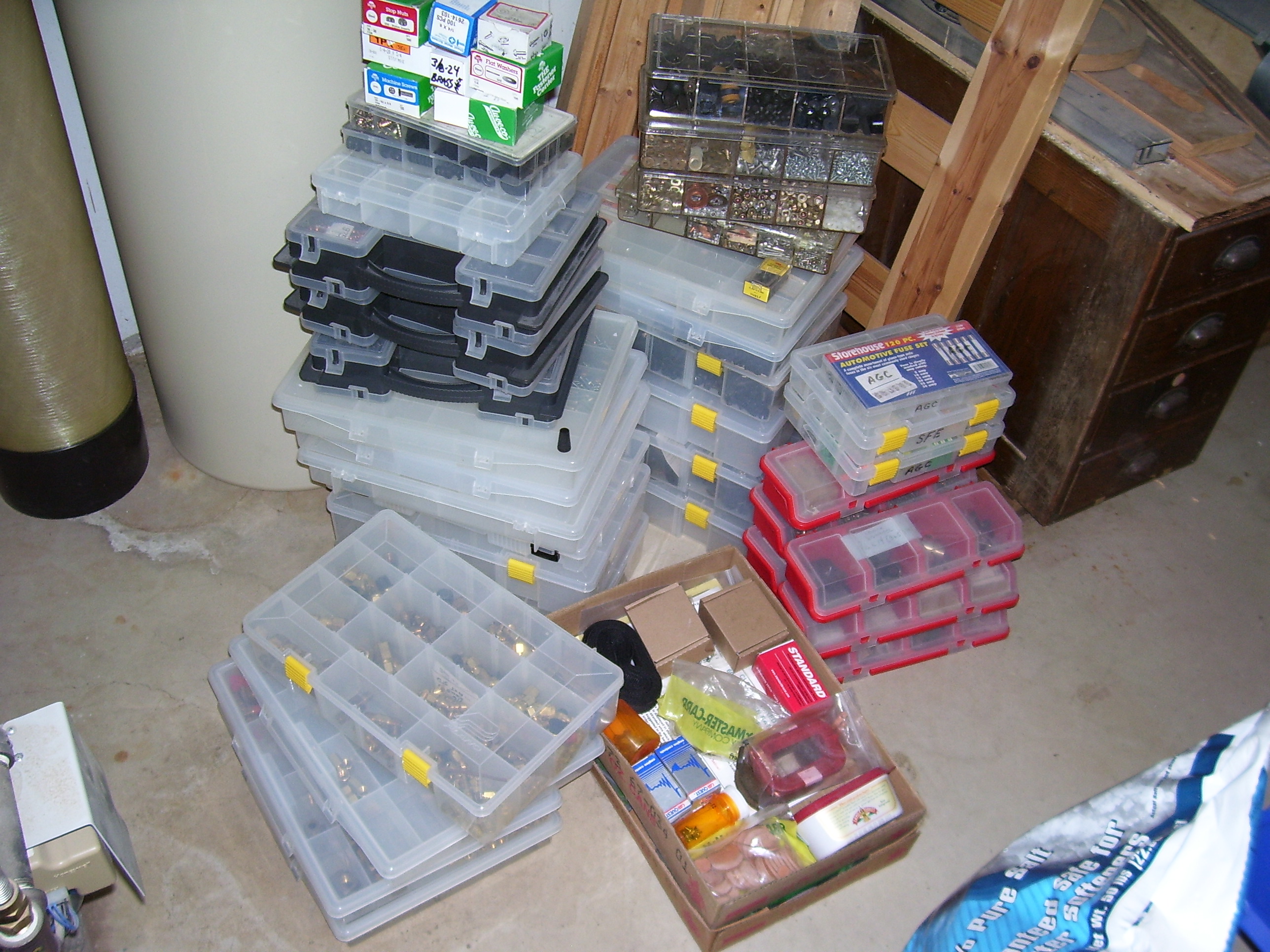 Storeage Box Problem 03.JPG