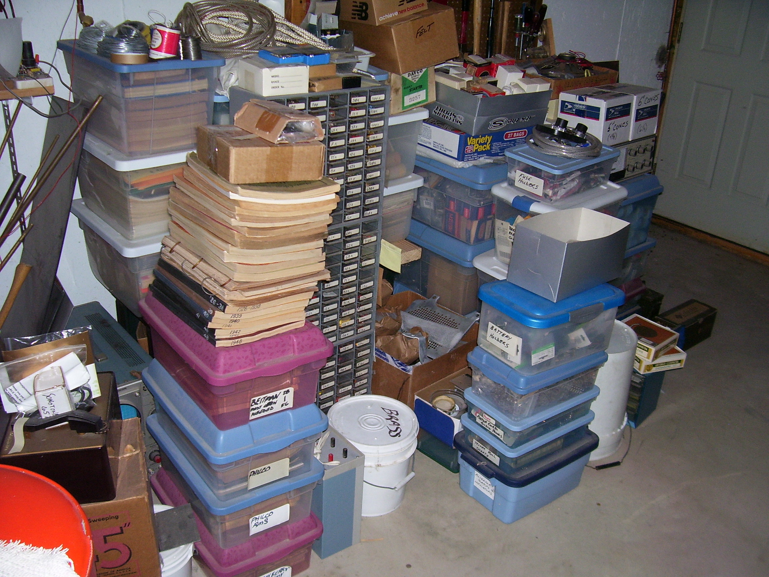 Storeage Box Problem 04.JPG