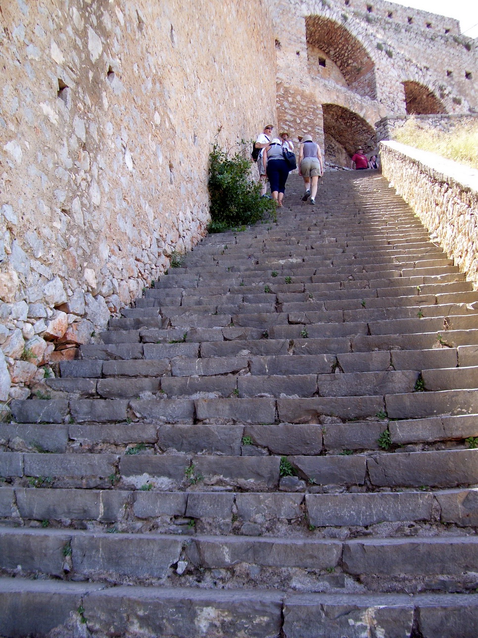 mala czesc 900 schodow wiodocych do Zamku Palamidi/ part of the 900 steps to the Palamidi Castle
