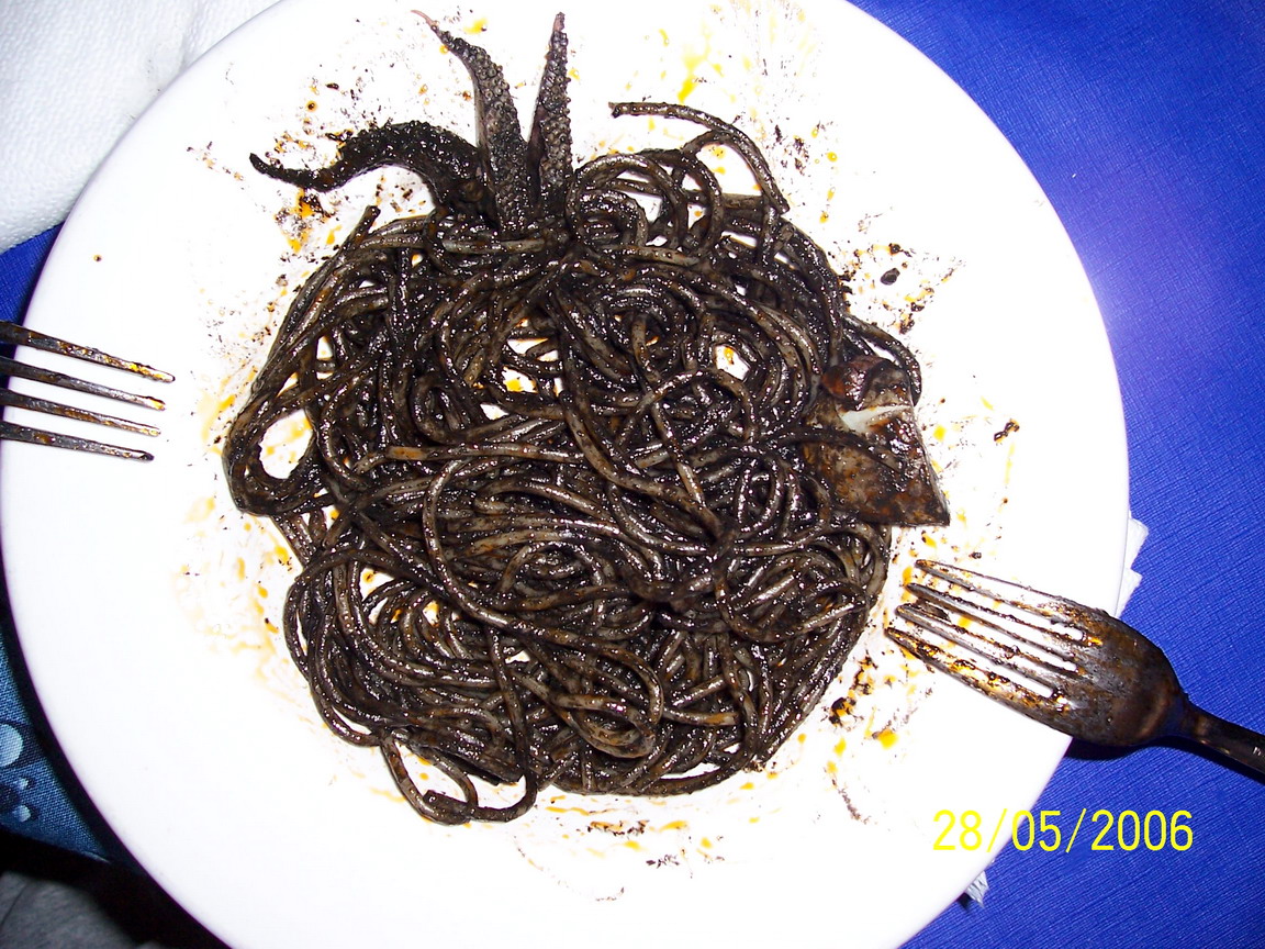  obiadek Piotra /  black spaghetti in ink squid sauce