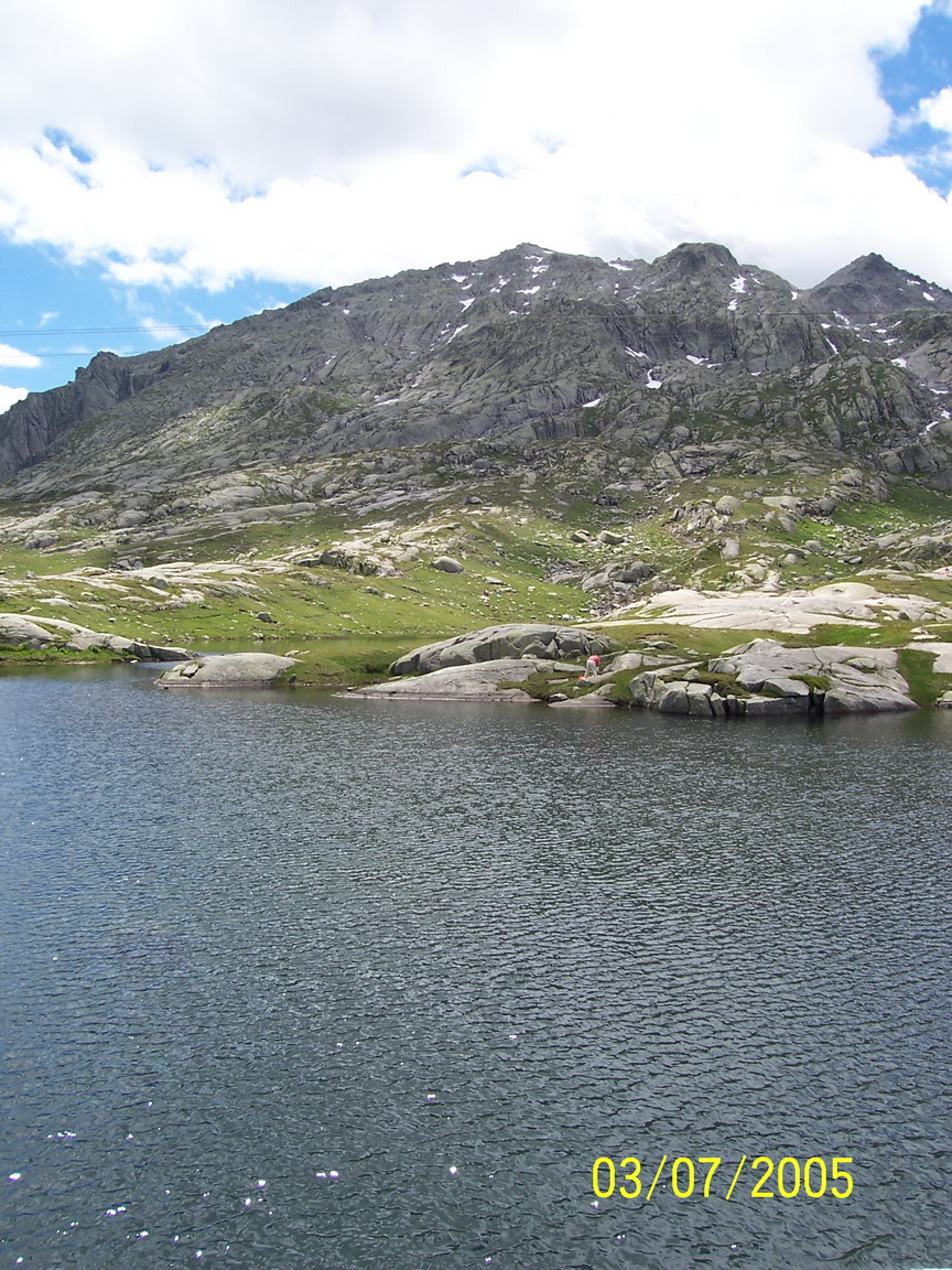 Lago della Piaza, 2106m, a nice little lake on the top of the Gothards pass