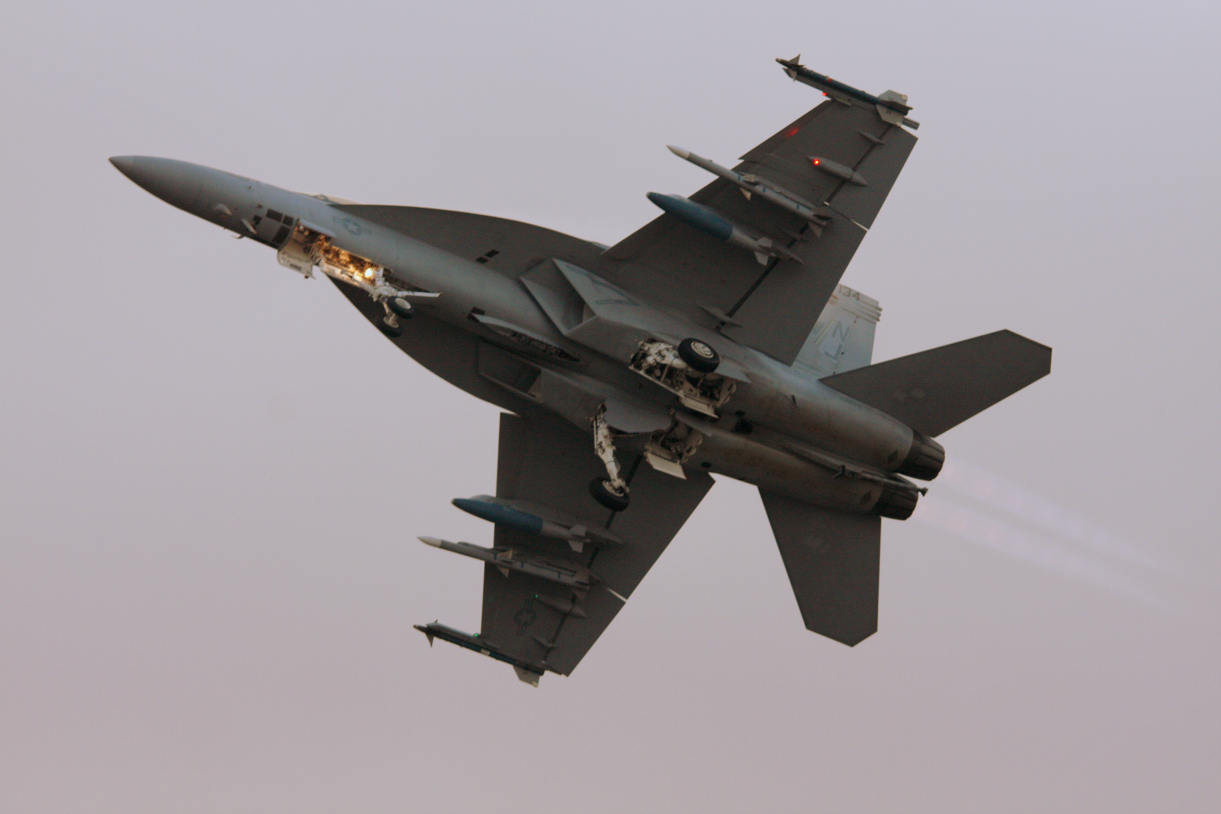 Super hornet shows its wares.jpg