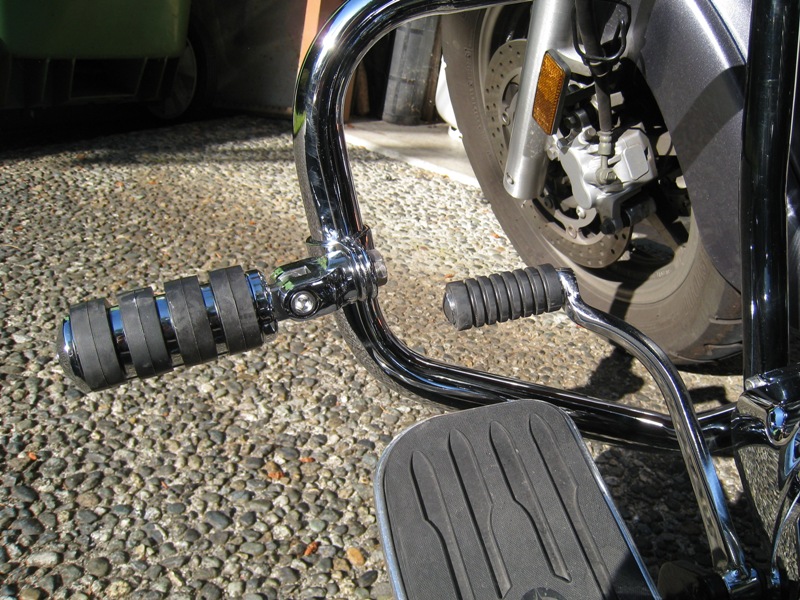Kuryakyn 8033 Highway Pegs 2