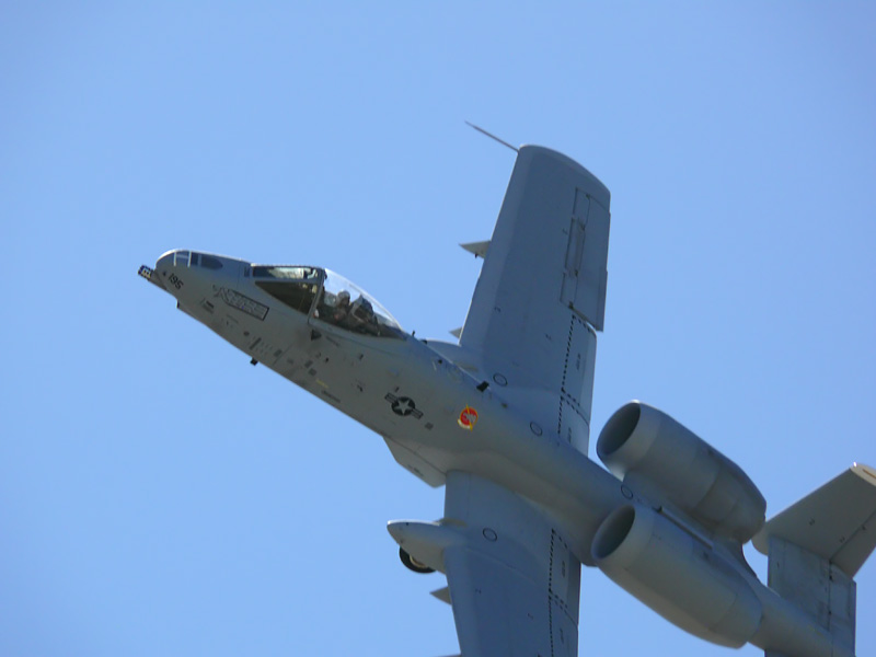 A-10 Thunderbolt II makes a tight turn