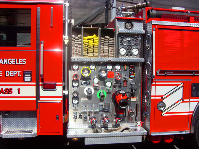 Parade 87 LAFD Engine 20 Engineer PanelCAFS.jpg