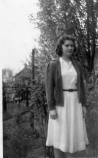 o6/89/822189/1/100716192.cuth0QCG.Mom40s.jpg