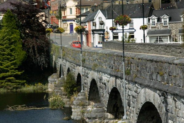Bridge-&-Town.gif