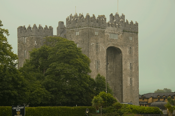 Bunratty-Castle.gif