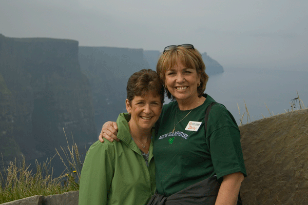 Susan-&-Dolly-at-Cliffs-of-Moher.gif