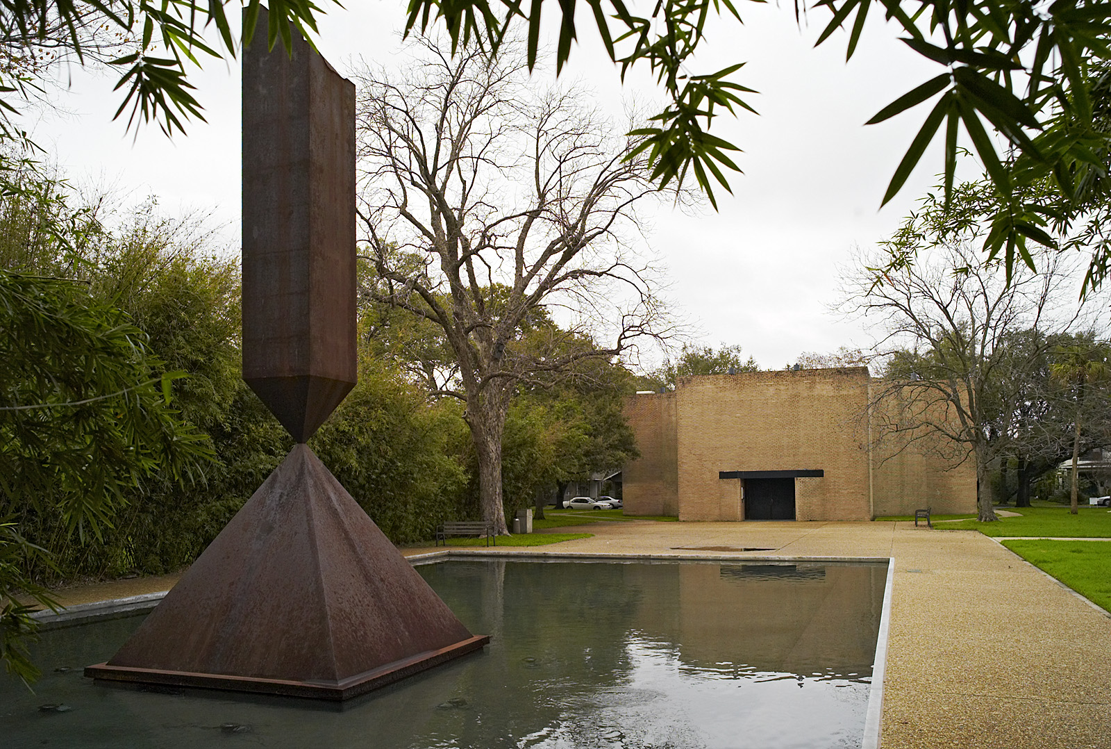 Broken Obelisk Rothko Chapel 04