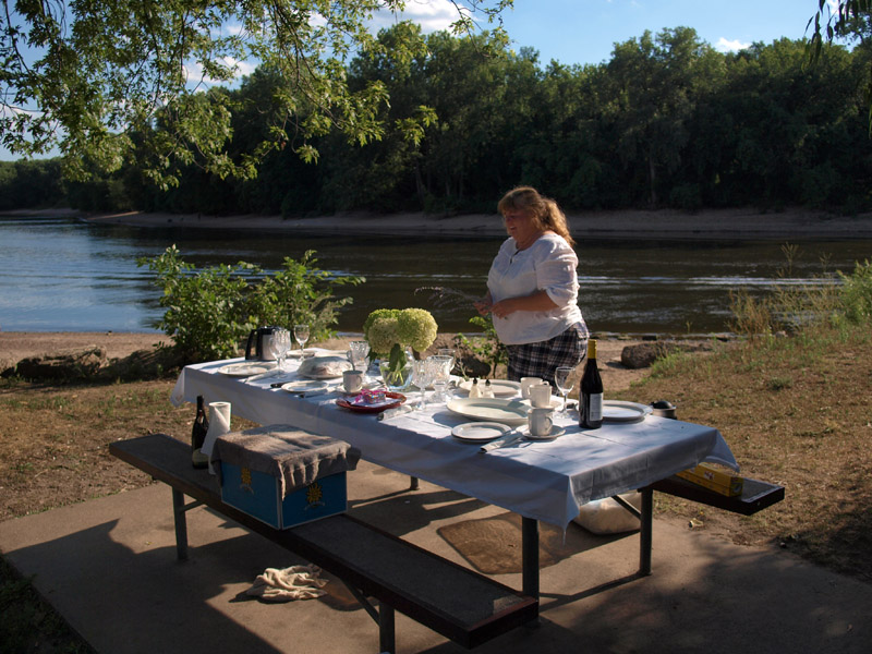 Fine Dining at the Mississippi River Side.jpg