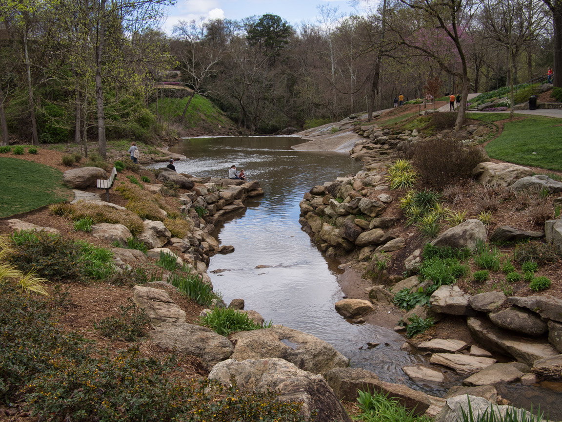 P4050015Falls Park at  the Reedy River in Greenville, South Carolina
