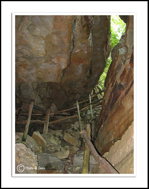 The descent into the ice caves