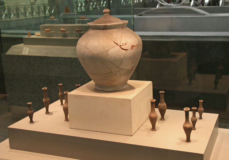subway display Pith and perfume vials 2nd c BC