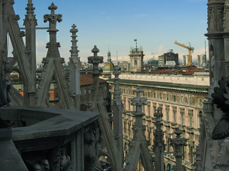 Spires and a view over Milan7830