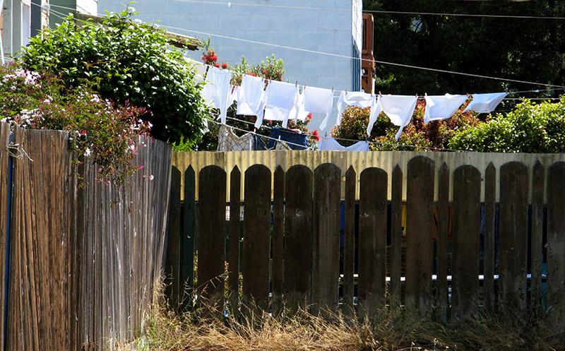 Another laundry line<br />0695