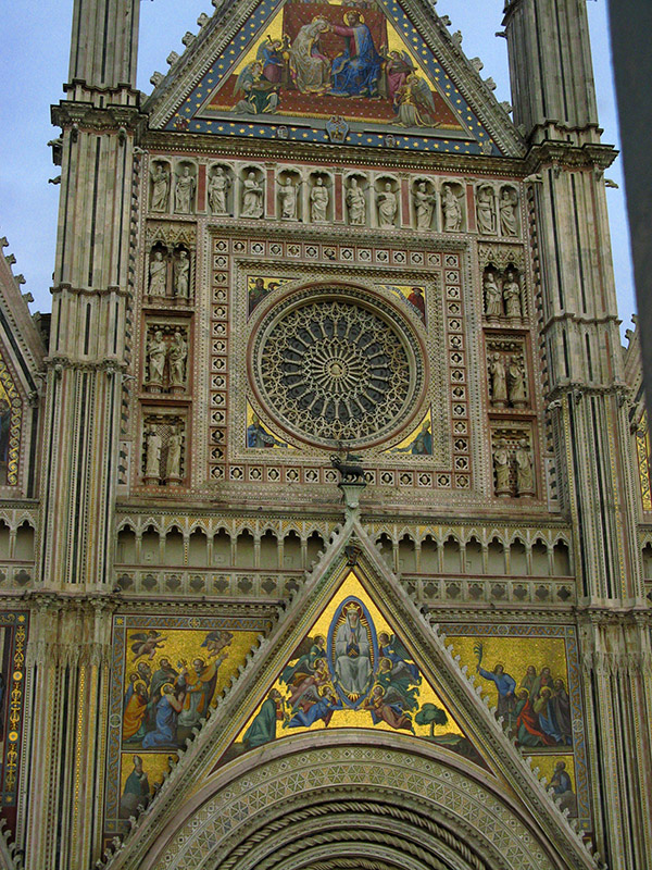 Duomo, detail of the facade8651