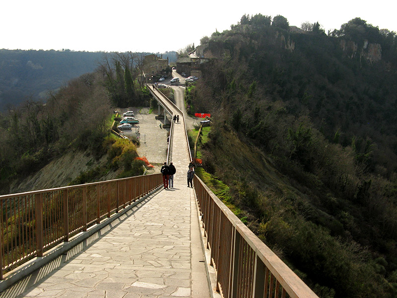 Looking back to Bagnoregio9022
