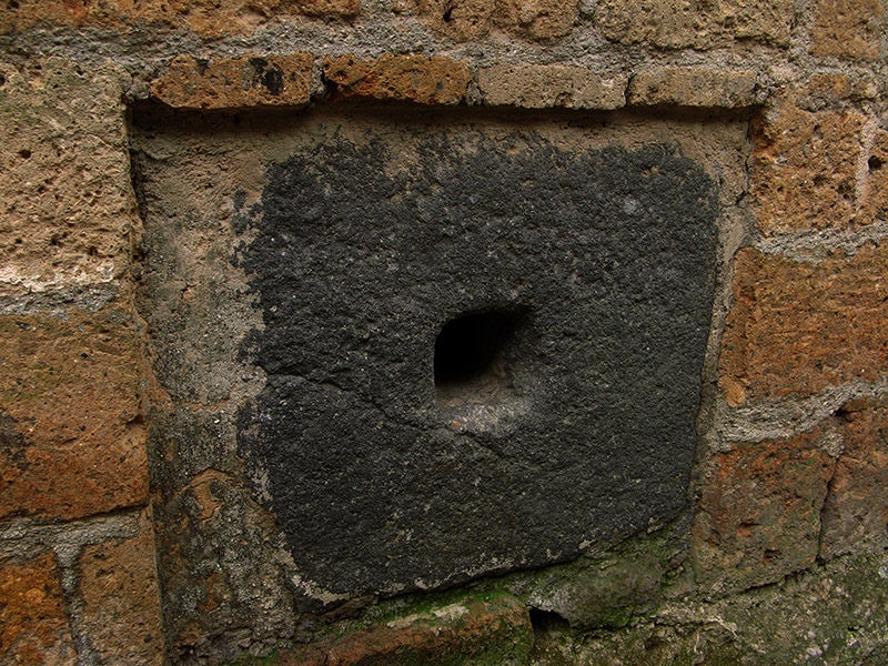 Old stone 9079