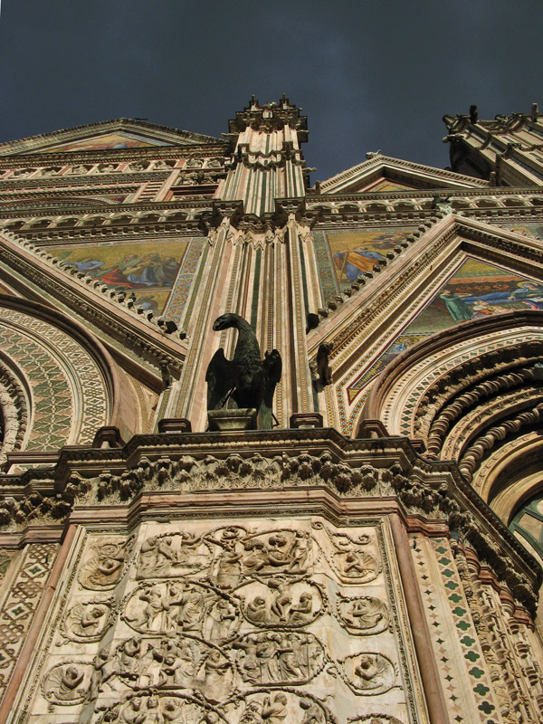 Duomo, detail of the facade8819