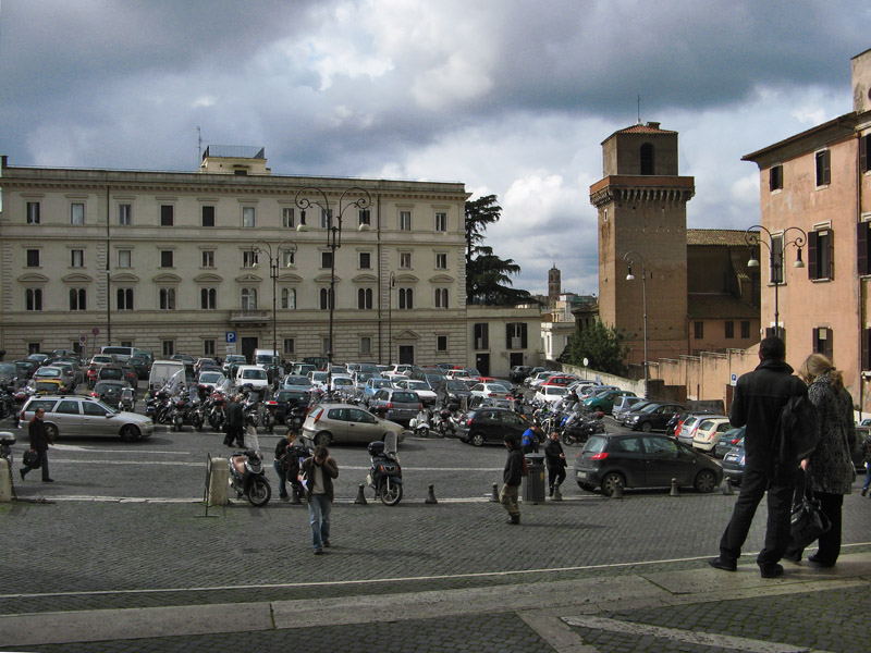 Piazza di San Pietro in Vincoli9234