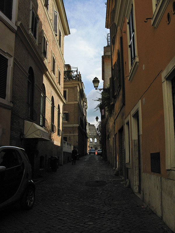 Via Frangipane with Colosseum view9308