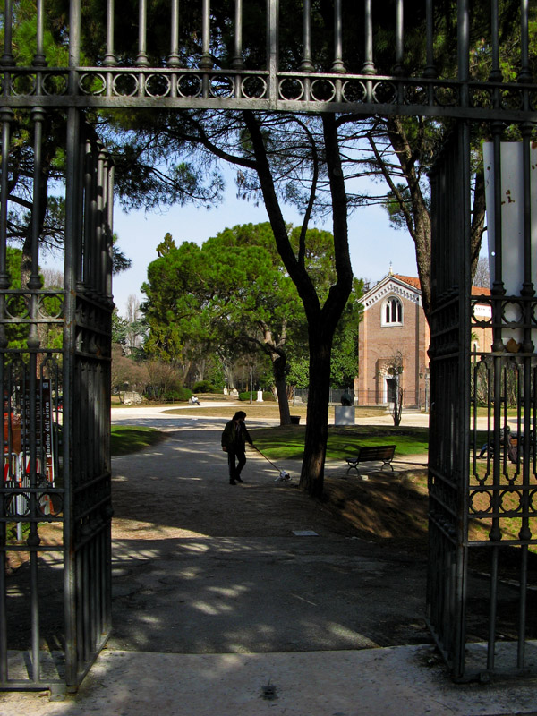 Parco dell'Arena with Capella degli Scrovegni3137.jpg