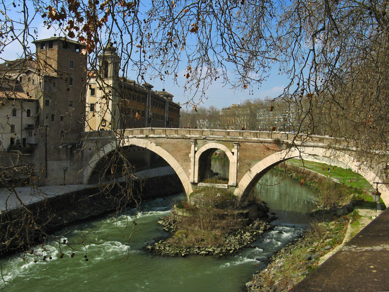 Ponte Fabricio or Ponte di Quatro Capi3872
